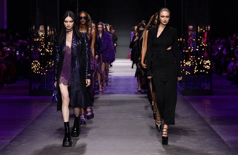 Versace, la sfilata Primavera